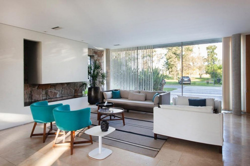 Imagen 8 de 30 de Venta Canning Barrio Privado Saint Thomas Este Espectacular Casa De Diseño Con 5 Dormitorios, 7 Baños, Quincho, Piscina Climatizada Y Parque! No Te La Pierdas!
