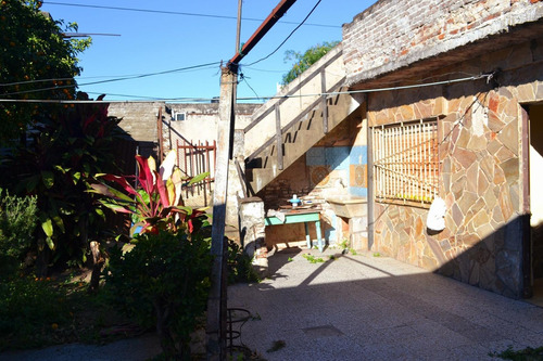 Imagen 12 de 21 de Casa De 3 Dormitorios Con Patio En Pasaje Echevarria 542