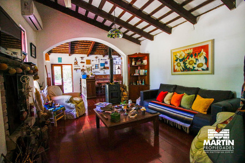 Chacra En Capilla Del Señor. Casa De Campo Y Casa De Huéspedes. Lote 17.745 M2. Pileta Y Bosquecito.