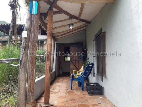 Rz Vende ¡tu Hogar Ideal Te Espera En Esta Espaciosa Y Confortable Casa! Disfruta De Amplios Ambientes Para Toda Tu Familia. ¡ven A Conocerla Y Enamórate De Ella! 25-15801 Jul1