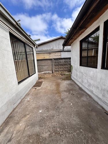 Casa En Los Fresnos, 3d, 2b Con Excelente Distribución