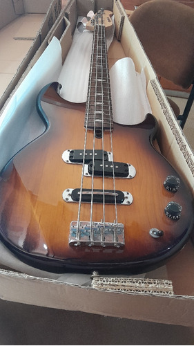 Bajo Electrico Yamaha Bb424