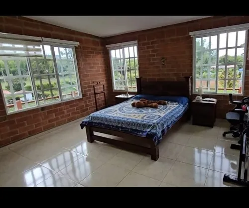 Venta Espectacular Casa Campestre, Precio De Oportunidad. A Puerta Cerrada. De Un Piso; Entre La Cumbre Y Pavas. A 150 Metros De La Vía Principal. Lote: 1.000 Mtrs.