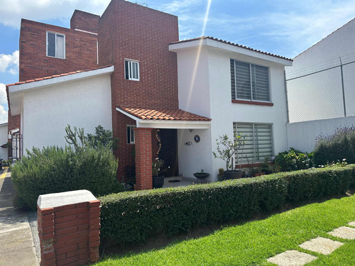 Casa En Venta Rincon De San Isidro Metepec