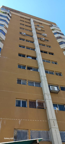 Se Vende Apartamento 82m2 Los Caobos 8238