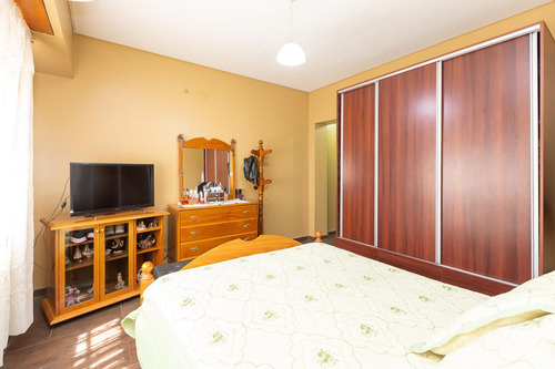 Casa 5 Amb Venta En Tesei Quincho Jardin Excelente