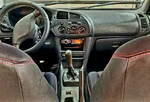 Mitsubishi Lancer 1.3 Gl 5 p