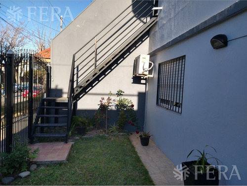 Imagen 15 de 21 de Venta Casa Para Dos Familias De 5 Ambientes Con Patio Con Parrilla Y Quincho Wilde (30145)