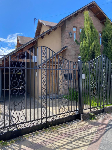 Se Vende Amplia Casa En Huertos Familiares