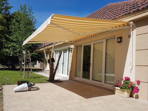 Toldo 1/2 Mts Lona Acrílica Brazos Invisibles Rebatibles