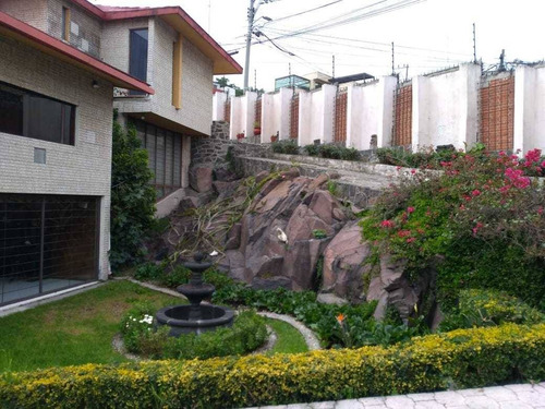 Imagen 3 de 30 de Venta De Amplisima Casa Residencial Toluca, Estado De México