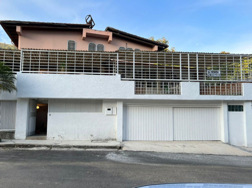 Casa En La Trinidad  Urb Sorocaima 500mt2