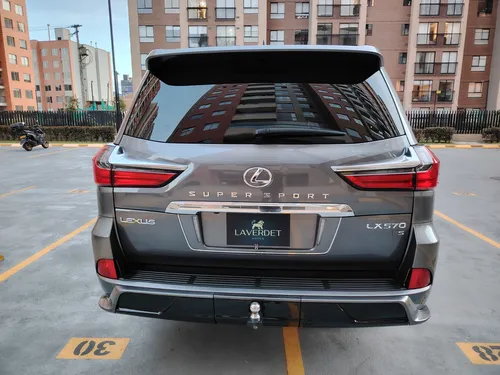 Lexus LX 5.7 570