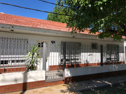 Casa En Alquiler San Carlos Calle 140 Y 44