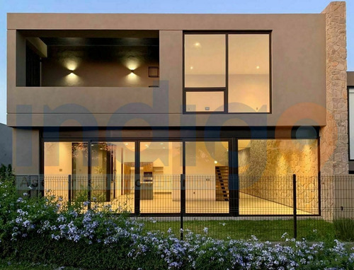 Casa Nueva En Venta En Altozano