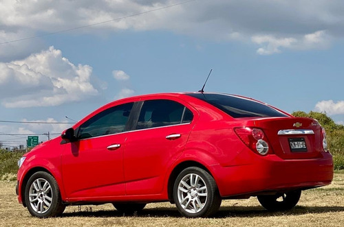 Imagen 4 de 11 de Chevrolet Sonic Ltz 2017 At Rojo A Crédito