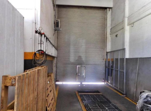 Venta Local / Galpón / Depósito. Entrada Por 3 Calles . Altura Para Camiones