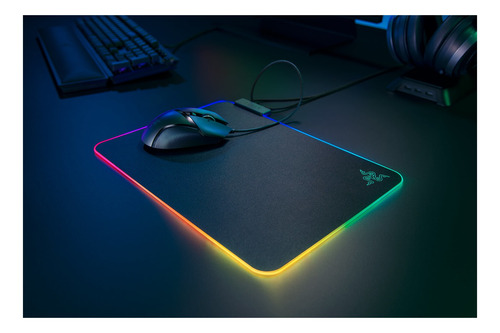 Imagen 3 de 9 de Mouse Pad gamer Razer Firefly V2 Firefly de tela y goma 255mm x 355mm x 3mm black