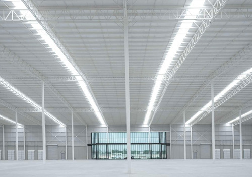 3,734m2 De Nave Industrial Dentro De Parque, Muy Cerca Del Aeropuerto Internacional De Querétaro