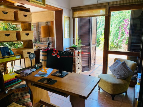 Importante Residencia A Metros Del Mar- Ref: 1435