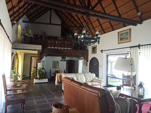 Imagen 11 de 24 de Casa Punta Del Este Lugano Con Piscina Climatizada- Blancanieves
