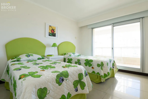 Torrelobos, Punta Del Este, Apartamento En Alquiler Frente Al Mar.