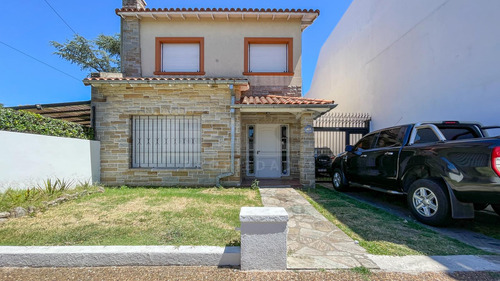 Casa 4 Dormitorios Alquiler - Carapachay