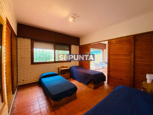 Imagen 8 de 13 de Casa En Venta A Metros De La Posta De Tres Dormitorios
