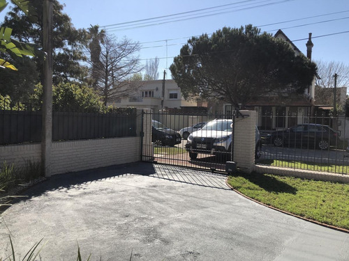 Imagen 23 de 30 de Importante Residencia. Carrasco.
