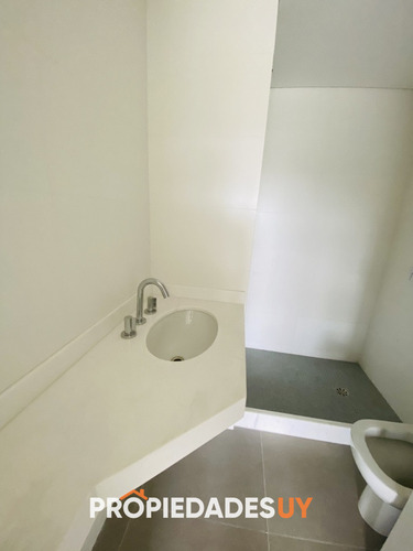 Apartamento De 1 Dormitorio Piso Alto