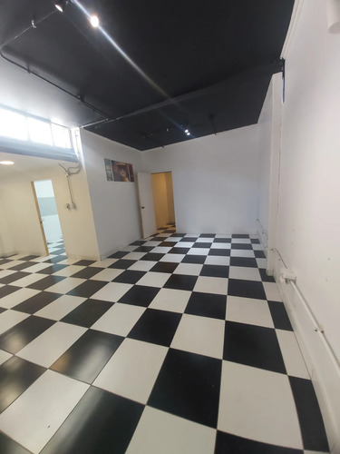 Amplio Local Comercial En Providencia - Arrienda Dueño
