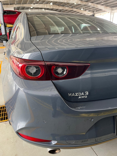 Mazda3 Signature
