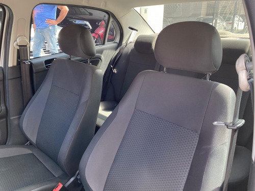 Volkswagen Voyage 1.6 Msi Total Flex 4p