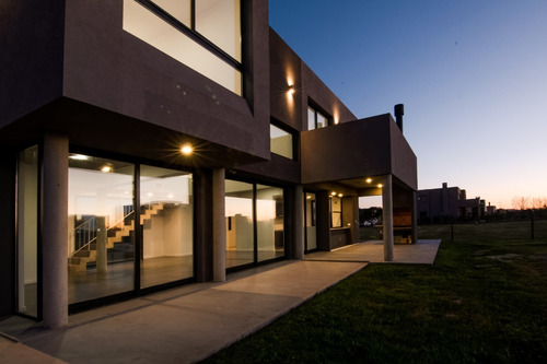Venta De Casa 4 Ambientes En Puertos De Escobar