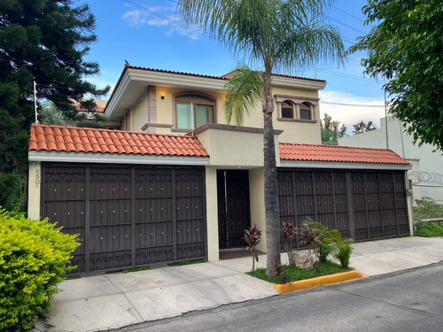 Casa En Venta En Chapalita En Zapopan, Jalisco 