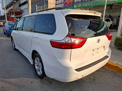 Toyota Sienna 3.5 Le At