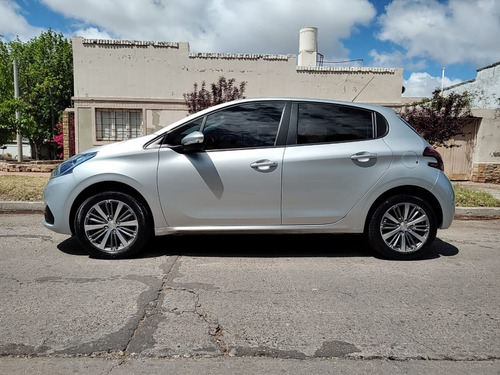 Imagen 2 de 5 de Peugeot 208