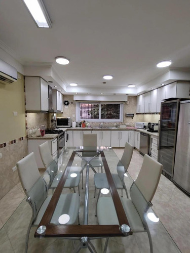 Casa En Venta - 6 Dormitorios 6 Baños - Cocheras - 556mts2 - Villa Del Parque