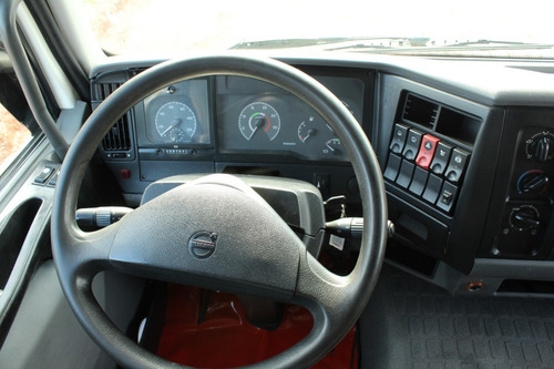Imagem 7 de 15 de Volvo Vm310 6x2 Branco 2008 Basculante Laranja