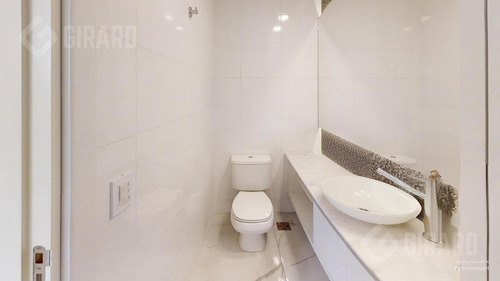 Departamento En Venta De 2 Amb Modernos Con Cochera, Zona Chauvin