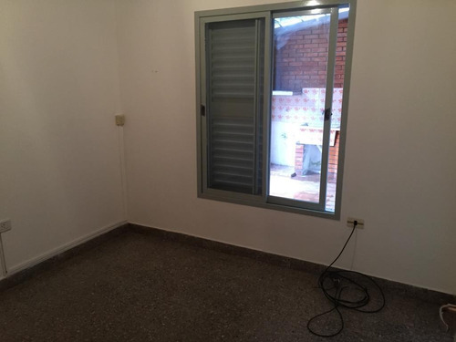 Imagen 5 de 9 de Casa En La Plata Con Patio