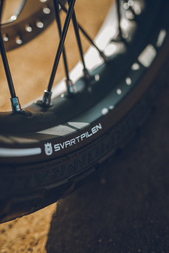 Imagen 6 de 16 de Husqvarna Svartpilen 401