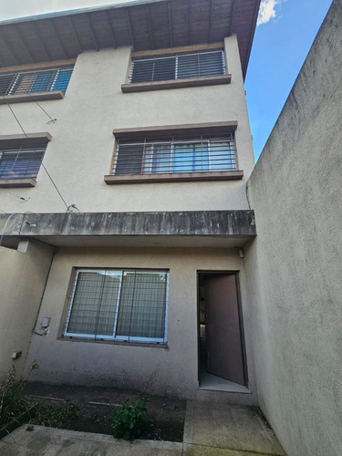 Duplex En Venta Berazategui 4 Ambientes Con Quincho Y Cochera