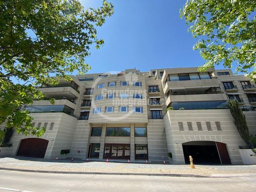 Departamento En Arriendo De 5 Dorm. En Vitacura
