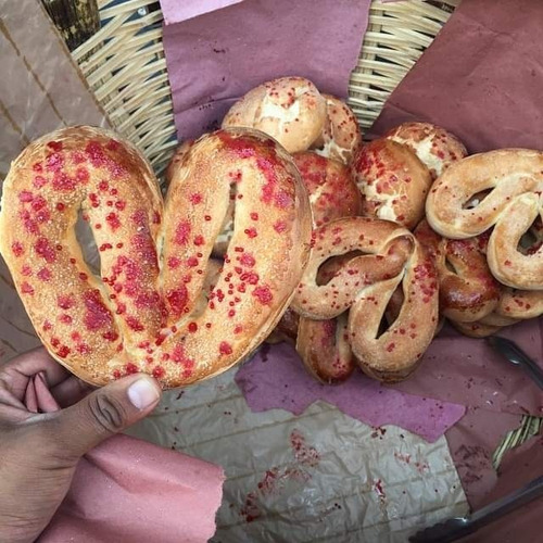 25 Pzs. De Pan Hojaldra, Oaxaqueñas Con Azúcar Roja