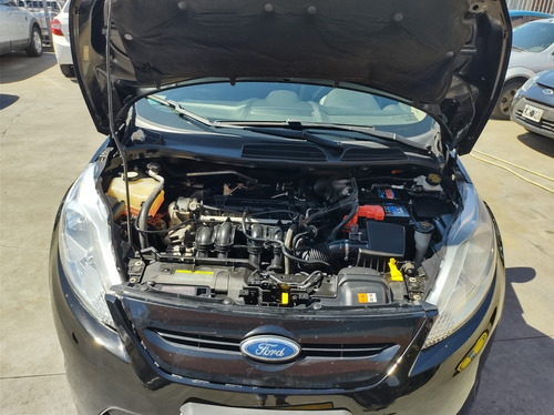 Ford Fiesta Kinetic Design 1.6 Design 120cv Titanium 2012
