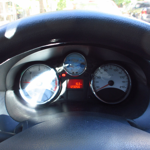 Peugeot 207 1.4 Sedan Allure Hdi 70cv