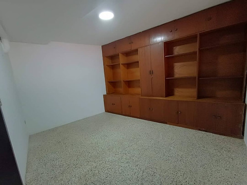 Anexo En Alquiler, Uso Comercial, Urbanizacion Horizonte
