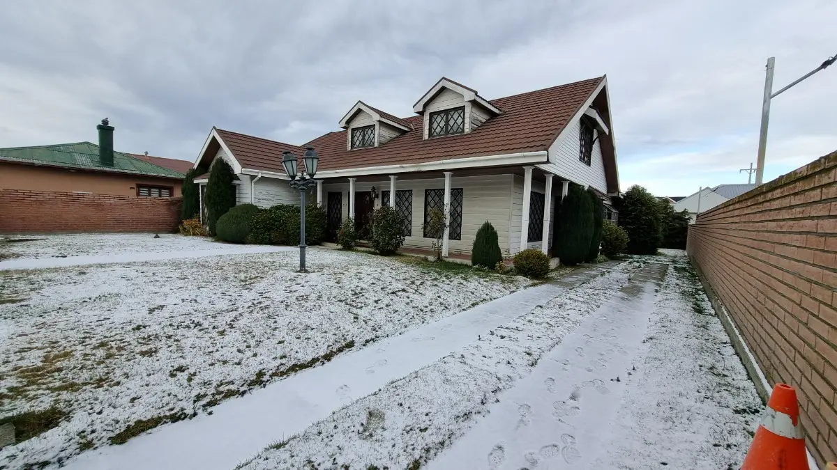 Imagen 4 de 16 de Vende Excelente Casa 3d/2b, 3est. 2 Bod. Punta Arenas