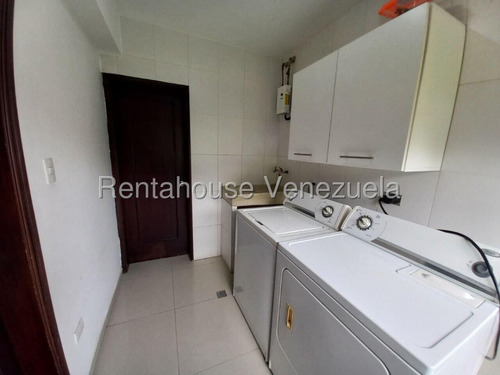 Maria E. Rentahouse Vende Lujoso Y Confortable Apartamento De 195m2 Con Bellas Areas Comunes Bien Reservadas Con Piscina, Caney Y Cancha Deportiva, En Colinas Del Turbio, Lara#25-23505*